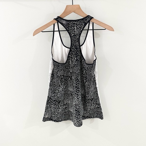 Fabletics Eiffel Tank Black & White Size Medium - Picture 5 of 6